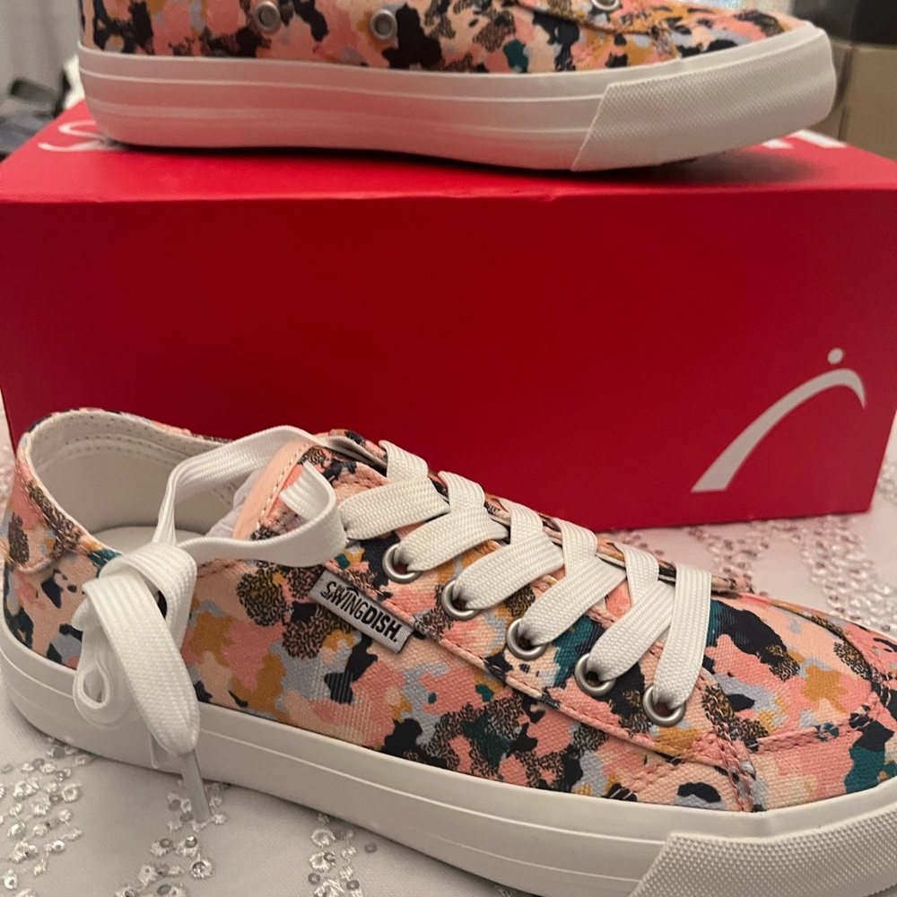 Women's Colorful Canvas Sneakers Size 7 NIB